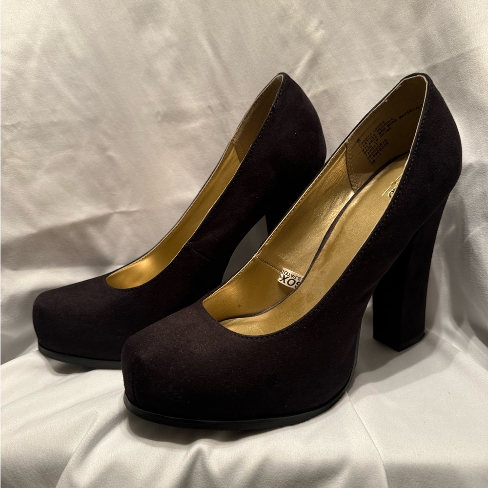 Mossimo Black Suede 5” Platforms - size 8 - Picture 5 of 8
